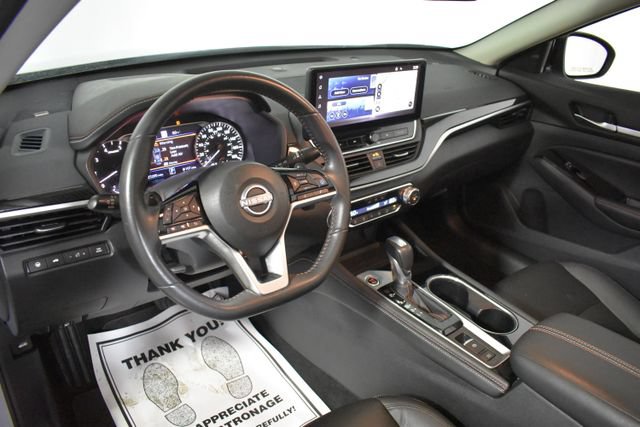 Used 2024 Nissan Altima 2.0 SR FWD image 13