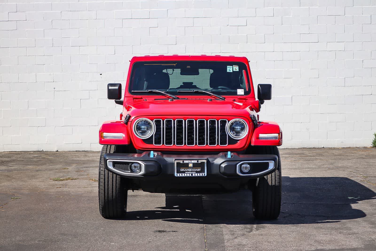 Used 2024 Jeep Wrangler Unlimited Sahara AWD/4WD image 2