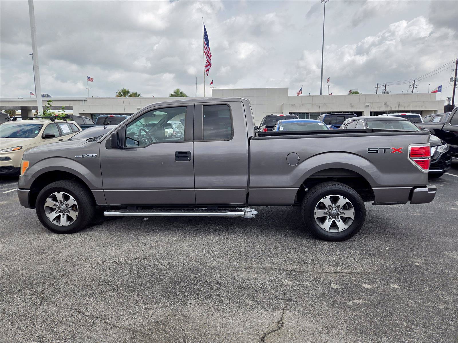 Used 2013 Ford F150 STX w/ Mid Equipment Group RWD image 5
