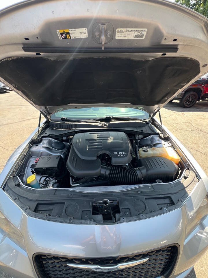 Used 2015 Chrysler 300 S RWD image 21
