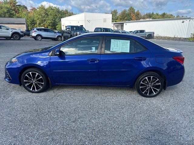 Used 2017 Toyota Corolla SE w/ Carpet Mat Package (TMS) FWD image 2