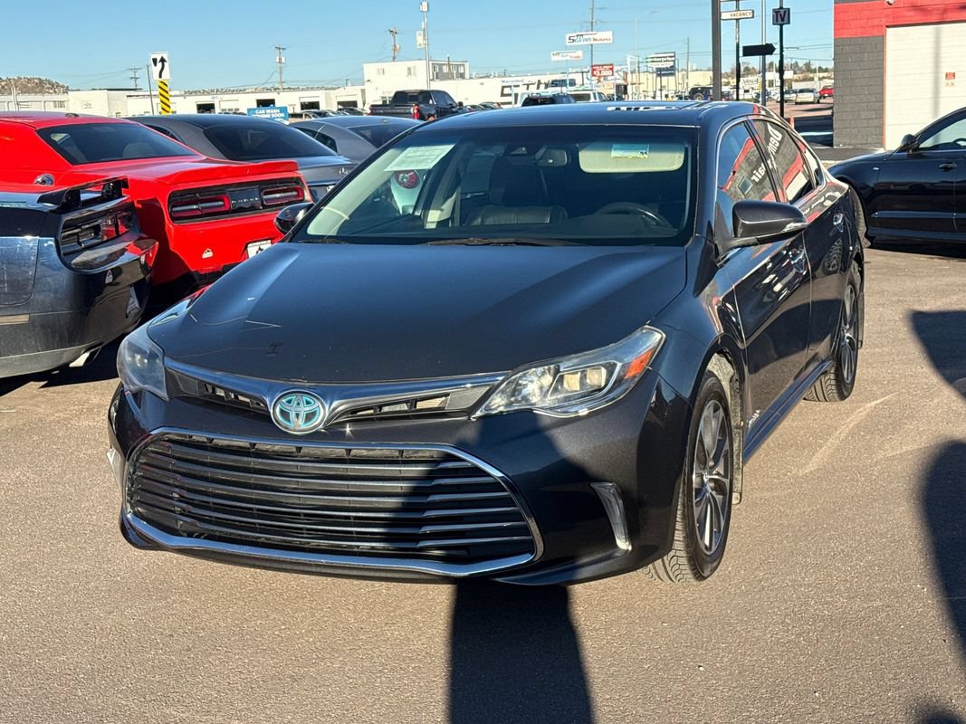 Used 2018 Toyota Avalon XLE Premium FWD image 3