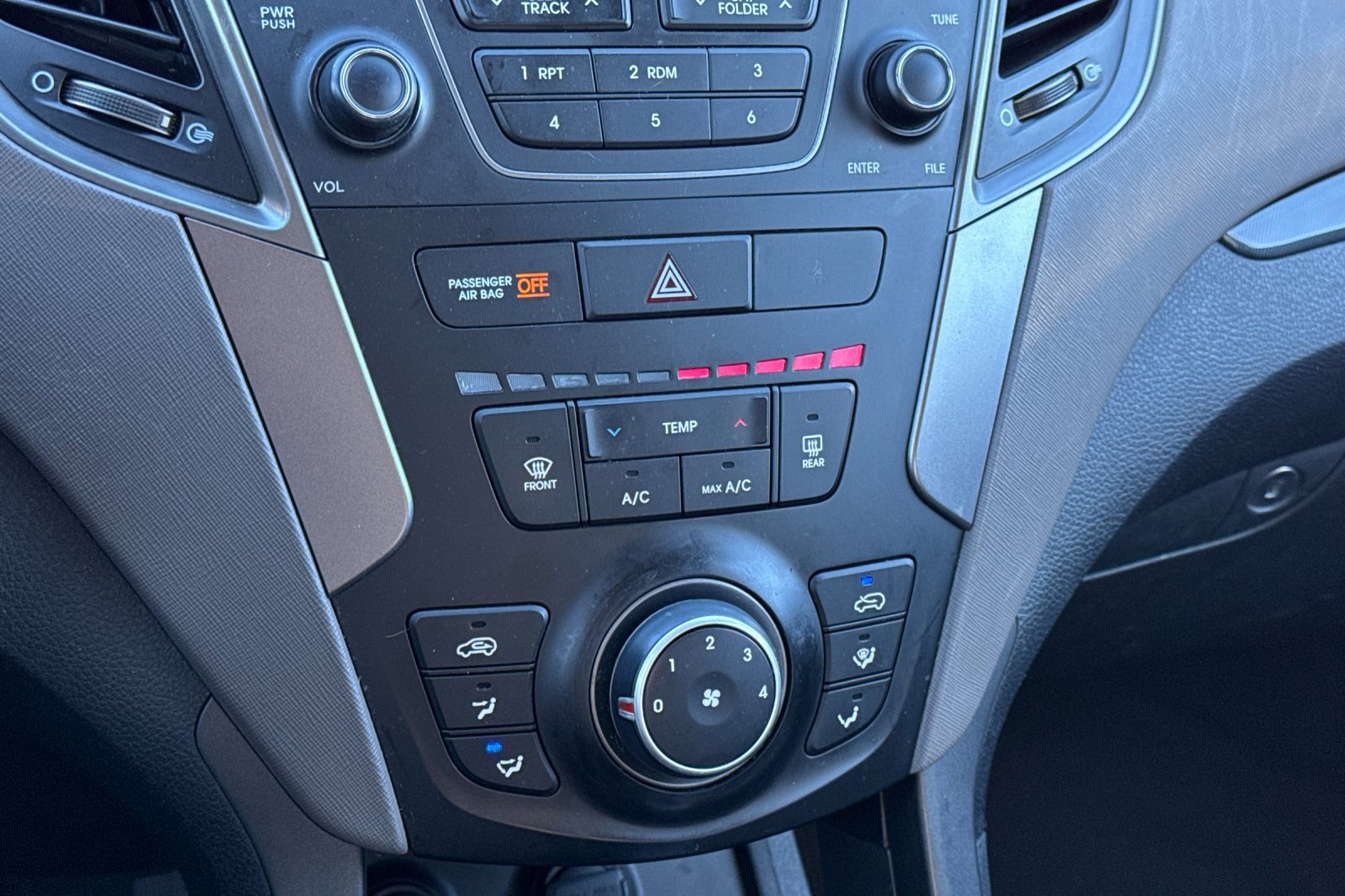 Used 2016 Hyundai Santa Fe Sport image 16