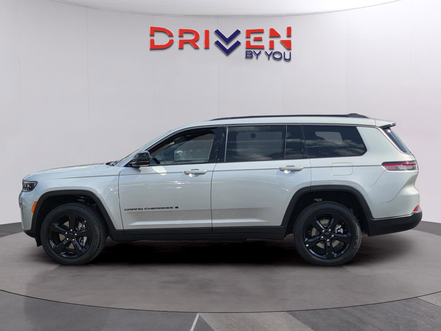 New 2026 Jeep Grand Cherokee L Limited image 2