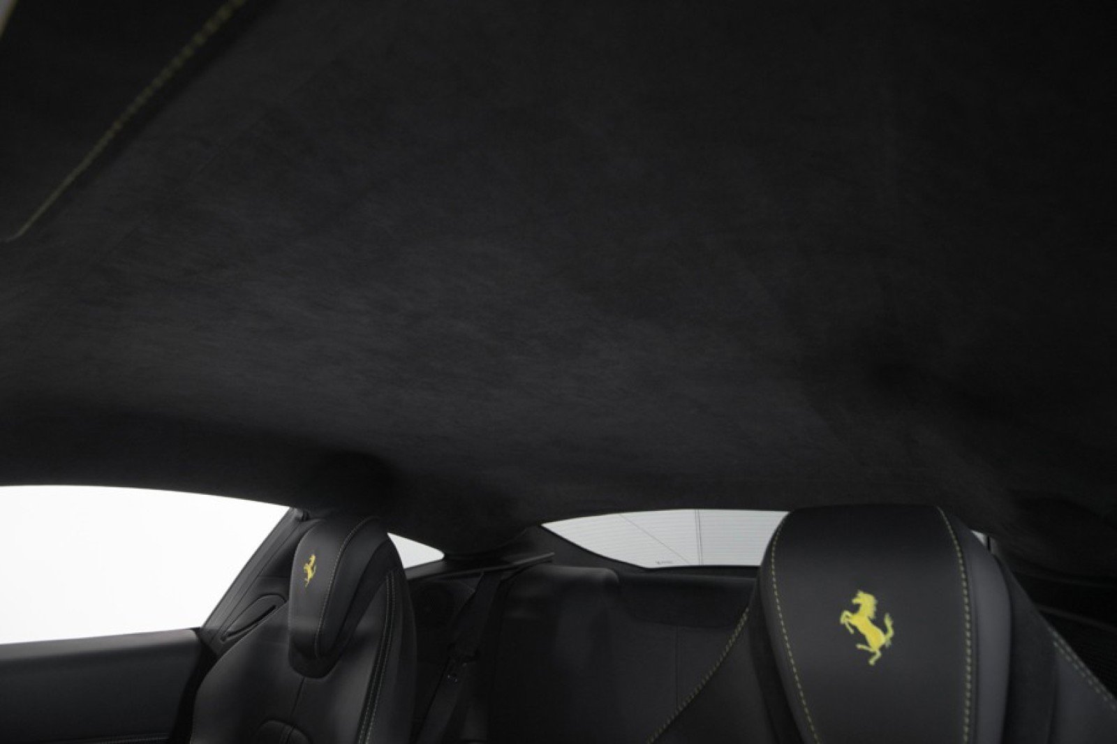 Used 2021 Ferrari Roma RWD image 38