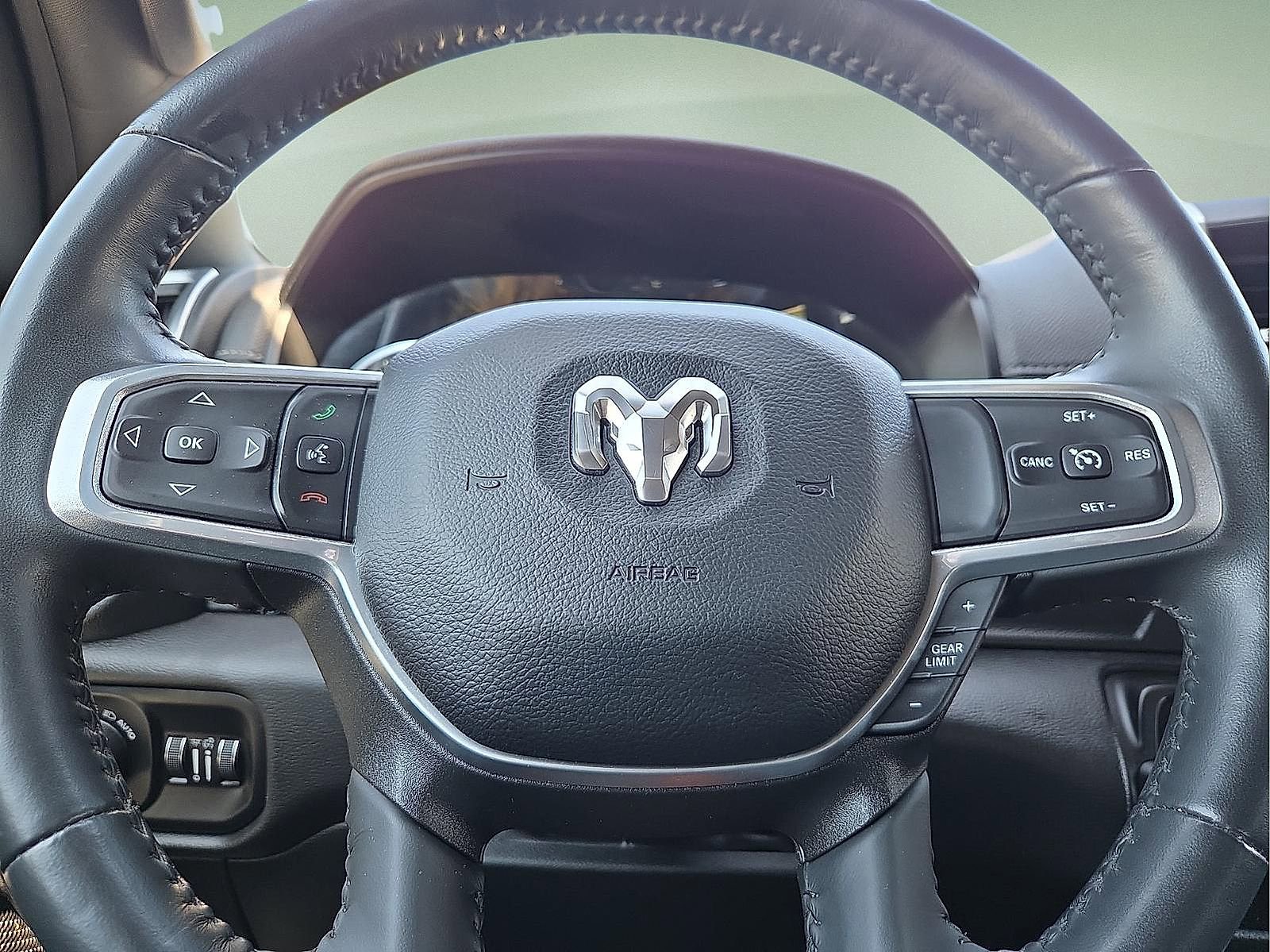 Used 2023 RAM 1500 Laramie AWD/4WD image 24
