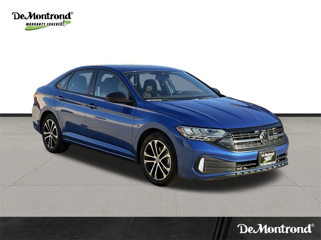 Used 2024 Volkswagen Jetta Sport image 3