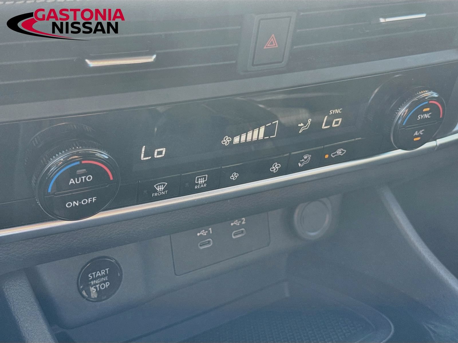Used 2025 Nissan Rogue SV AWD/4WD image 19