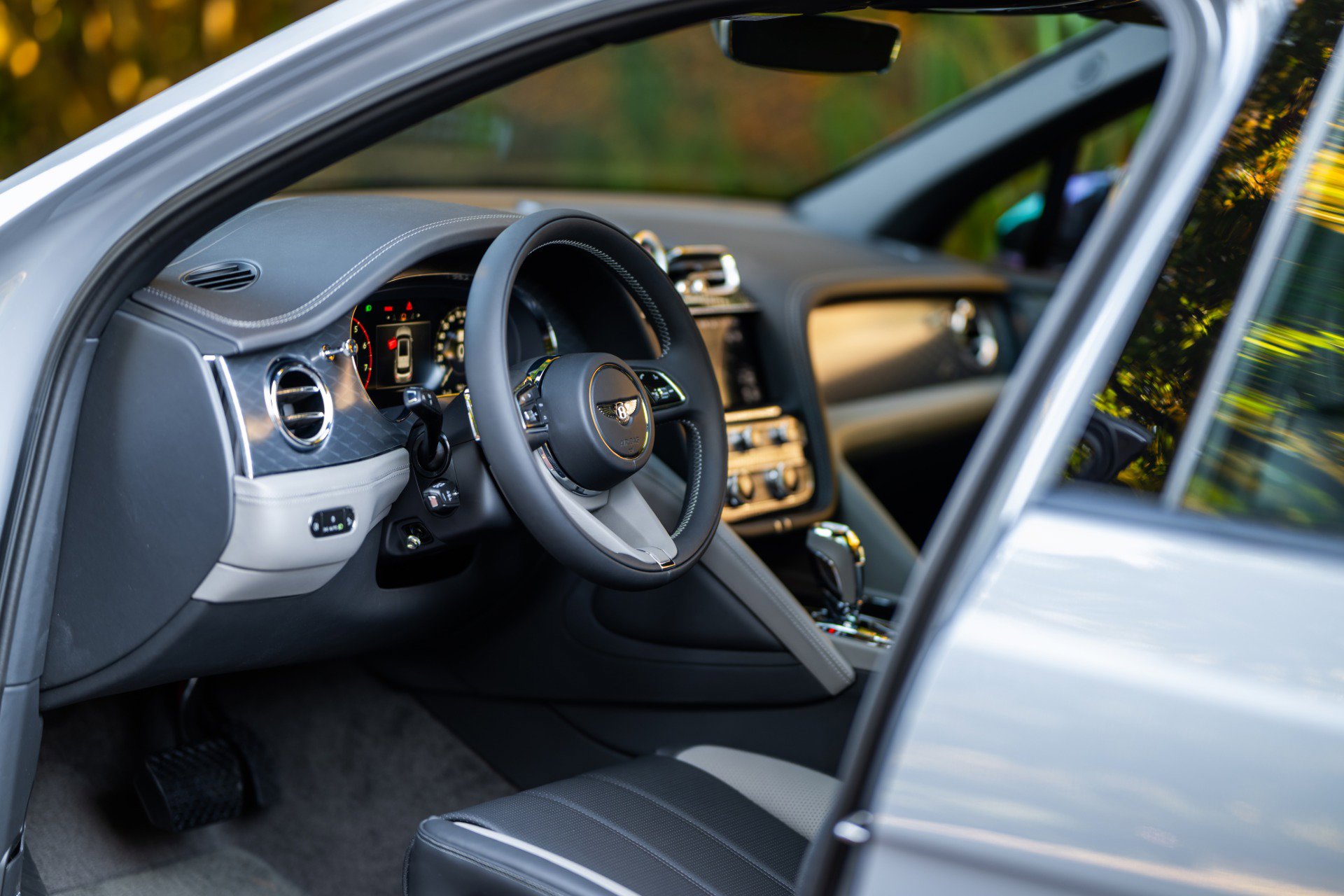 New 2024 Bentley Bentayga image 33