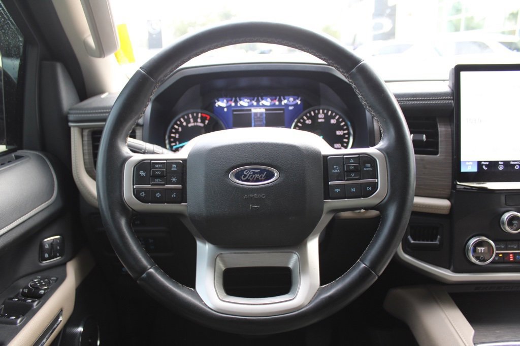 Used 2022 Ford Expedition Limited image 6