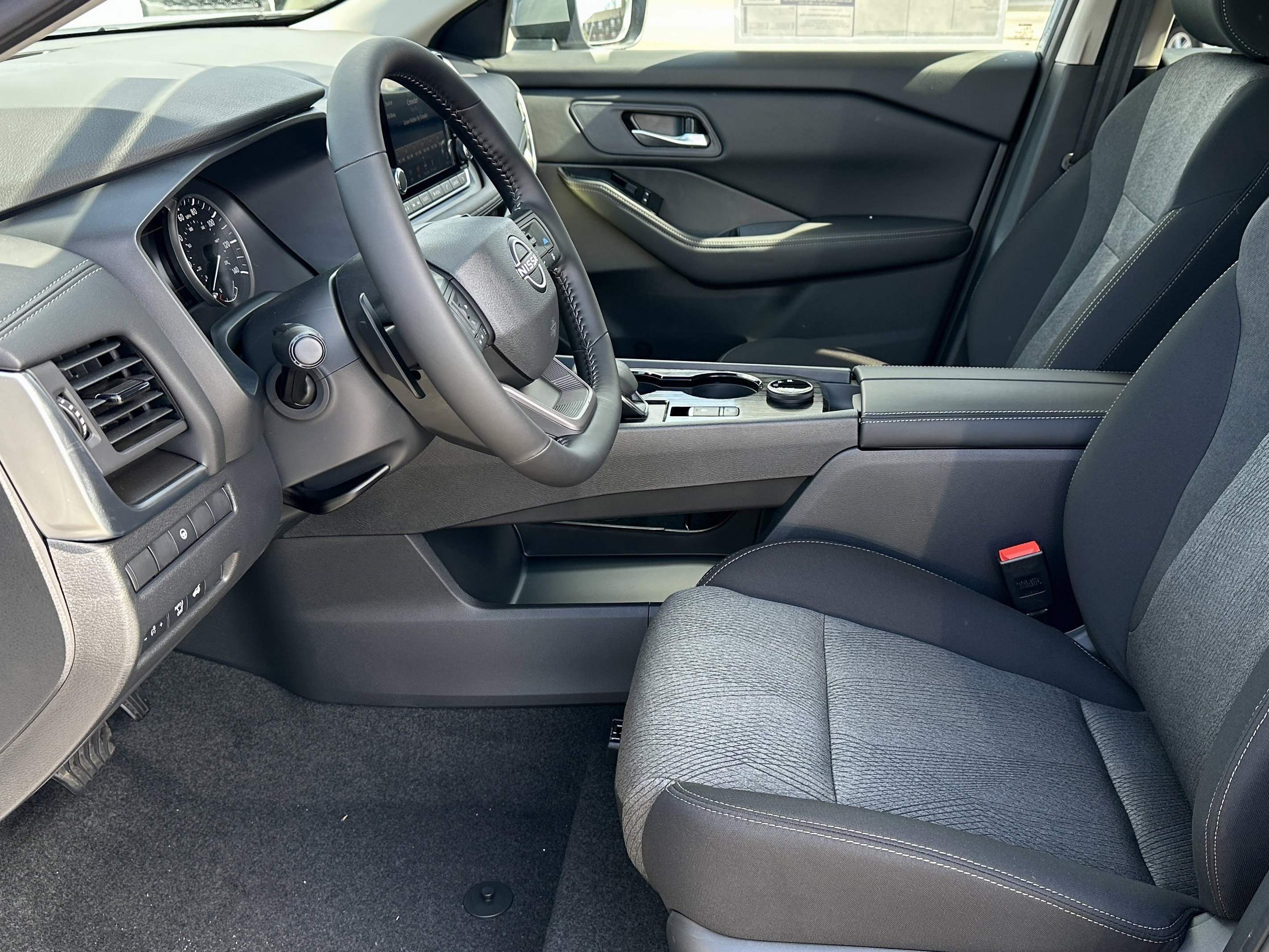 New 2026 Nissan Rogue SV AWD/4WD image 26
