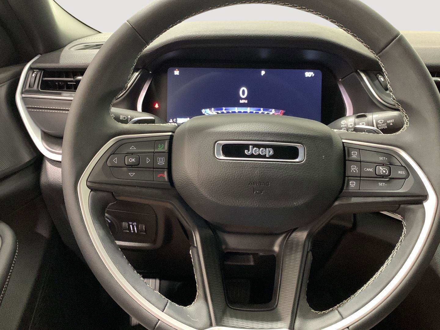 Used 2024 Jeep Grand Cherokee Laredo X image 25