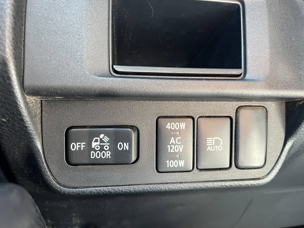 Used 2018 Toyota Tacoma TRD Off-Road AWD/4WD image 17