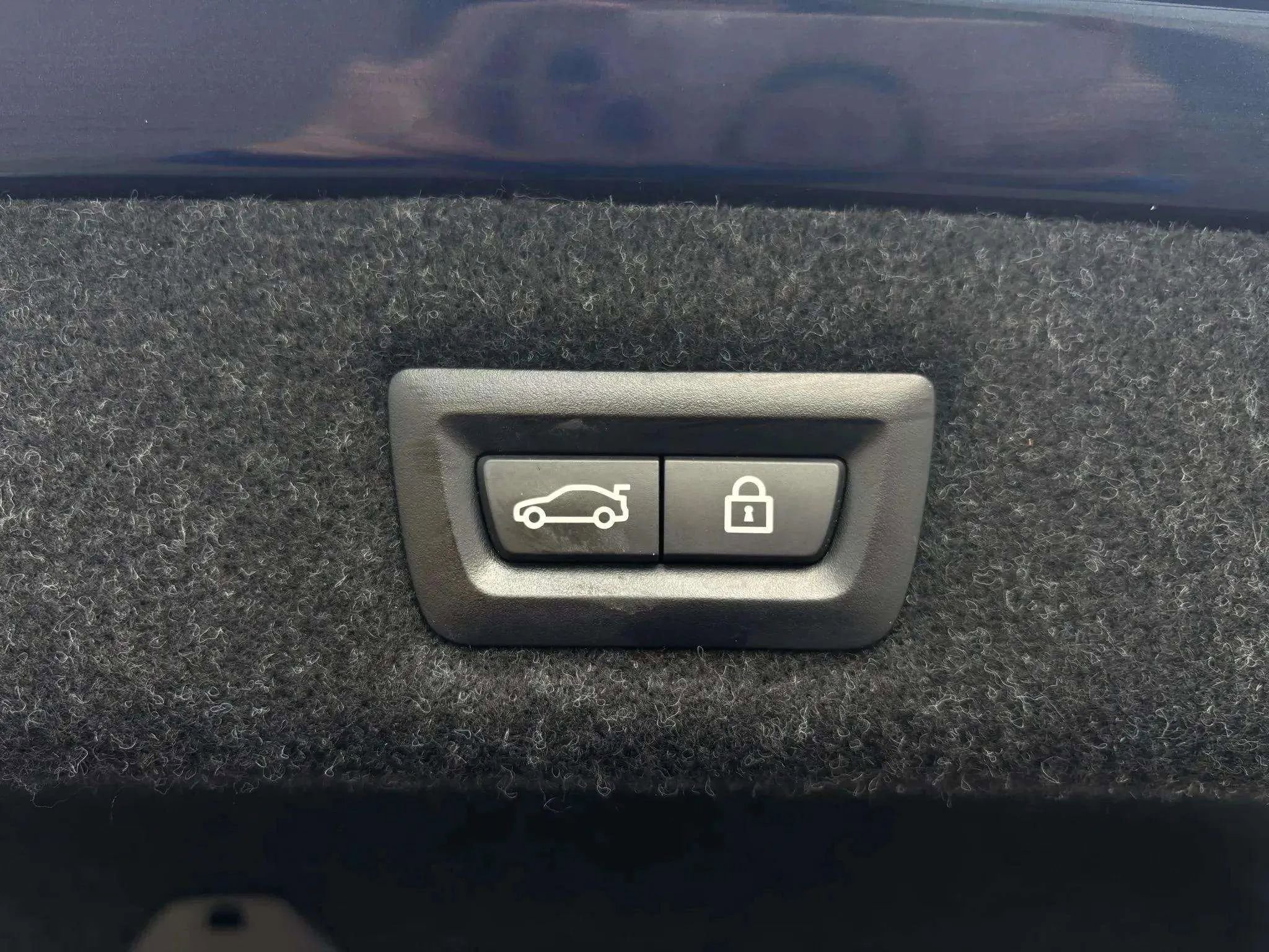 Used 2019 BMW 540i w/ Premium Package image 18