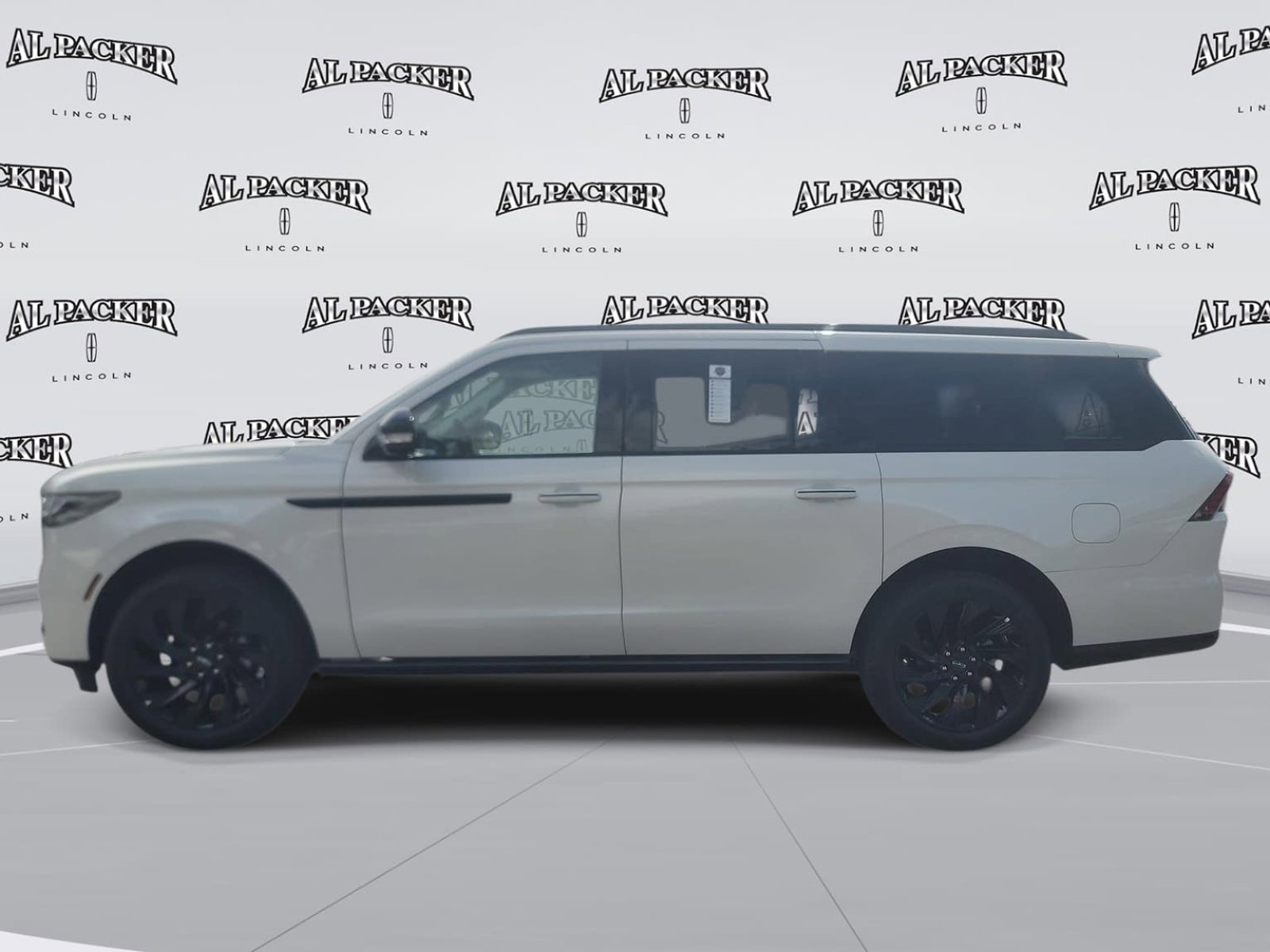 New 2026 Lincoln Navigator L Reserve w/ Jet Appearance Package AWD/4WD image 2