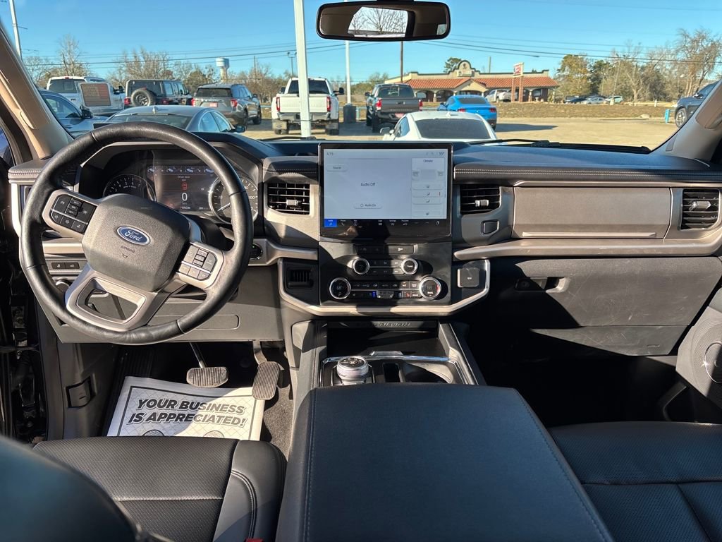 Used 2024 Ford Expedition XLT image 13