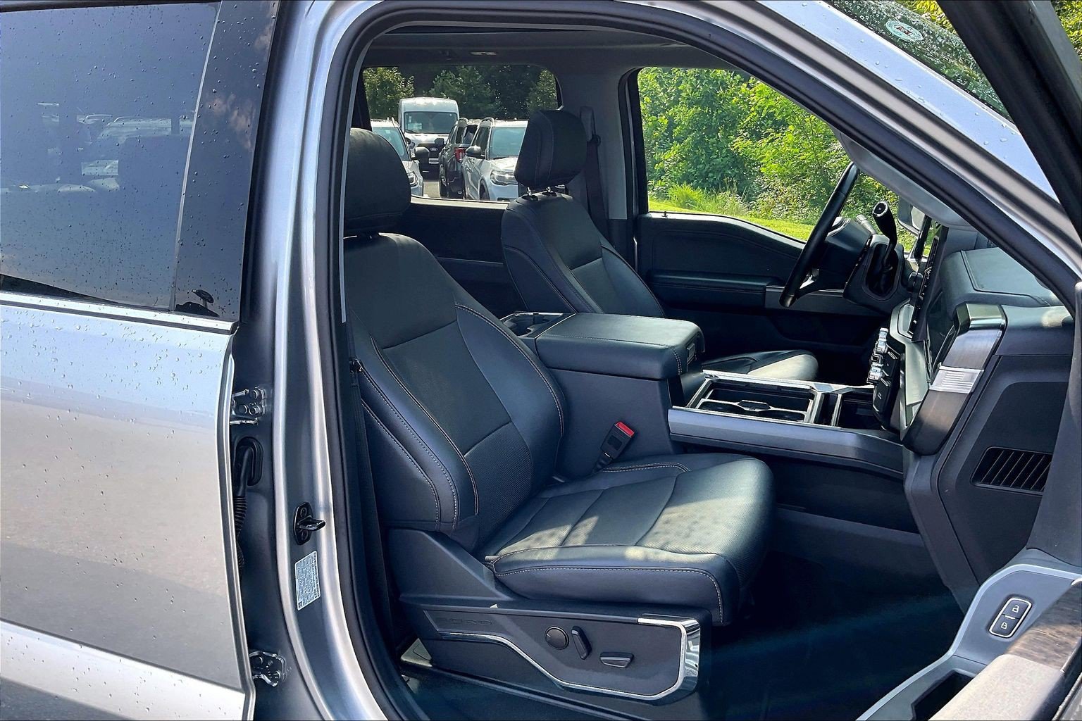 Used 2024 Ford F350 Lariat w/ Lariat Ultimate Package AWD/4WD image 7