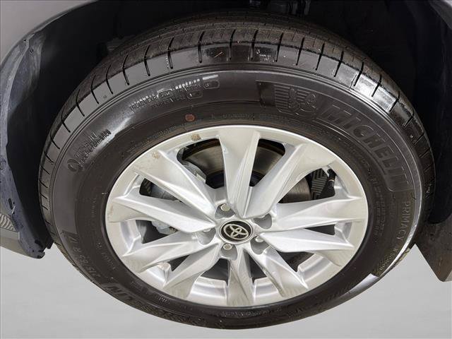 Used 2024 Toyota Corolla Cross LE AWD/4WD image 11