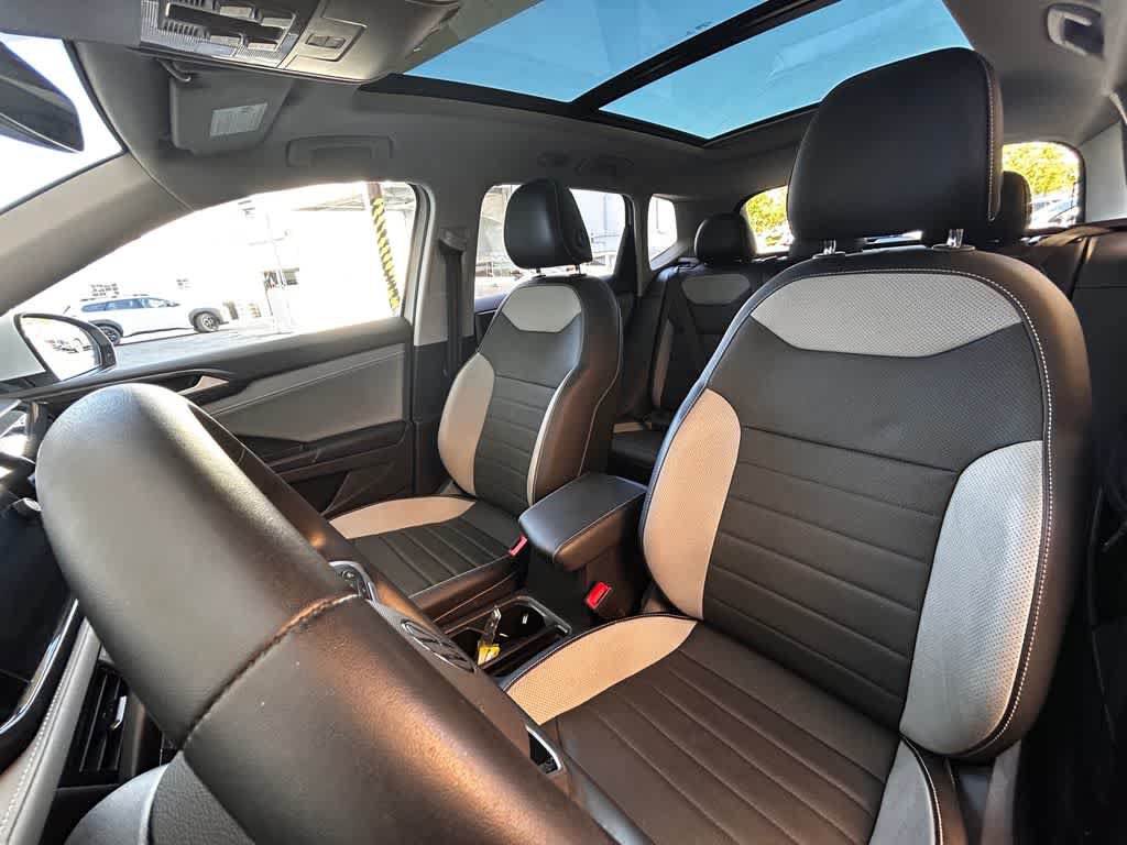 Used 2022 Volkswagen Taos SEL w/ Panoramic Sunroof Package AWD/4WD image 12