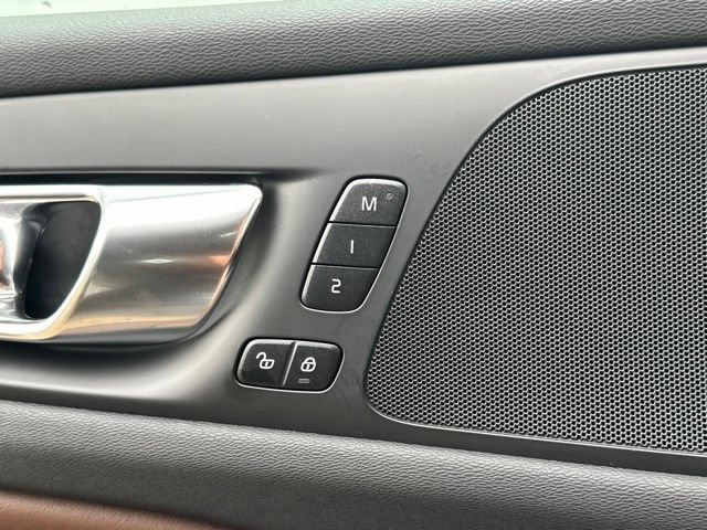 Certified 2025 Volvo V60 B5 Cross Country Plus AWD/4WD image 30