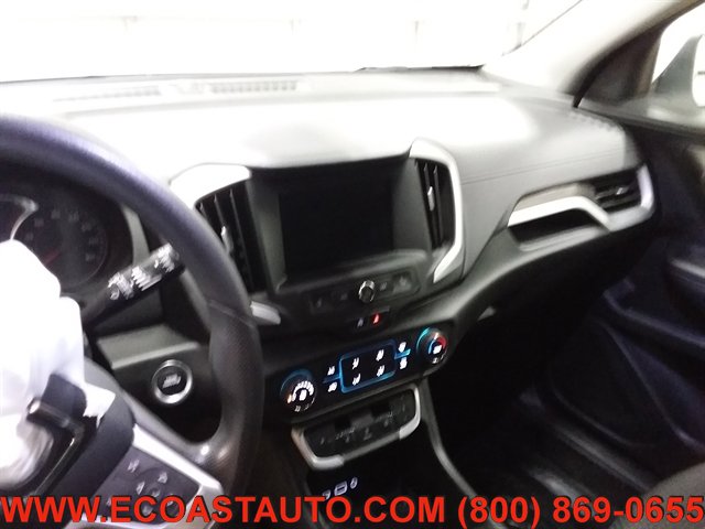 Used 2022 GMC Terrain SLE w/ LPO, Floor Liner Package AWD/4WD image 11