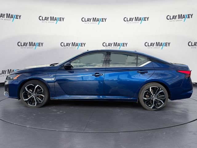 Used 2024 Nissan Altima 2.5 SR image 2