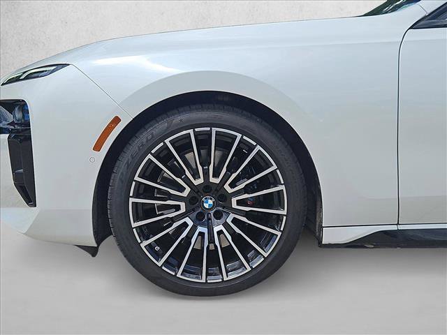 Used 2025 BMW 740i xDrive AWD/4WD image 22