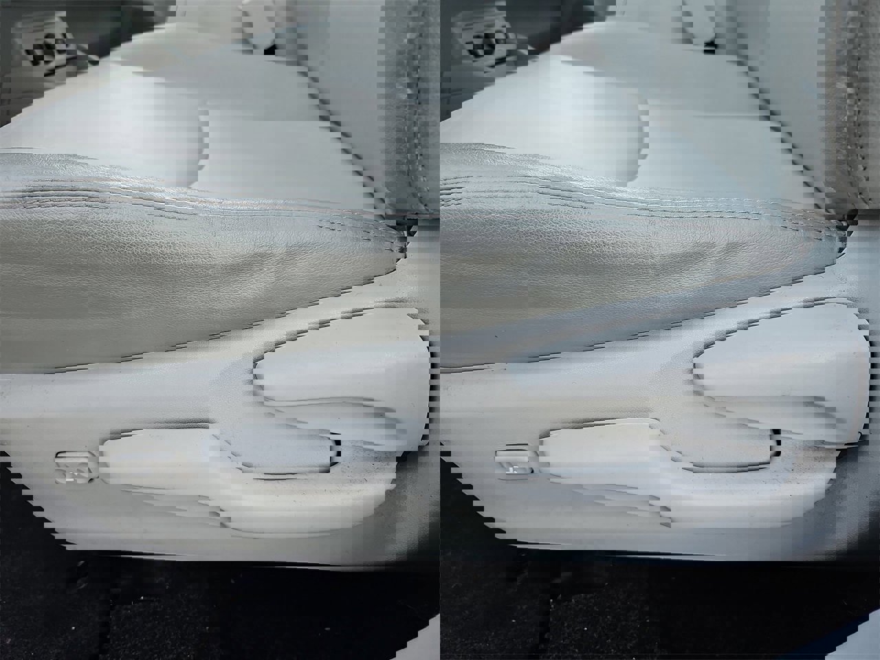 Used 2014 Toyota Prius V Two image 29