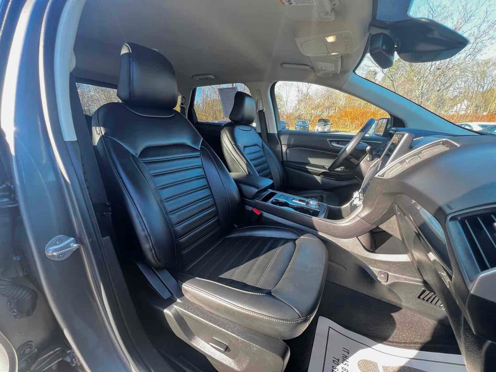 Used 2023 Ford Edge SEL image 16