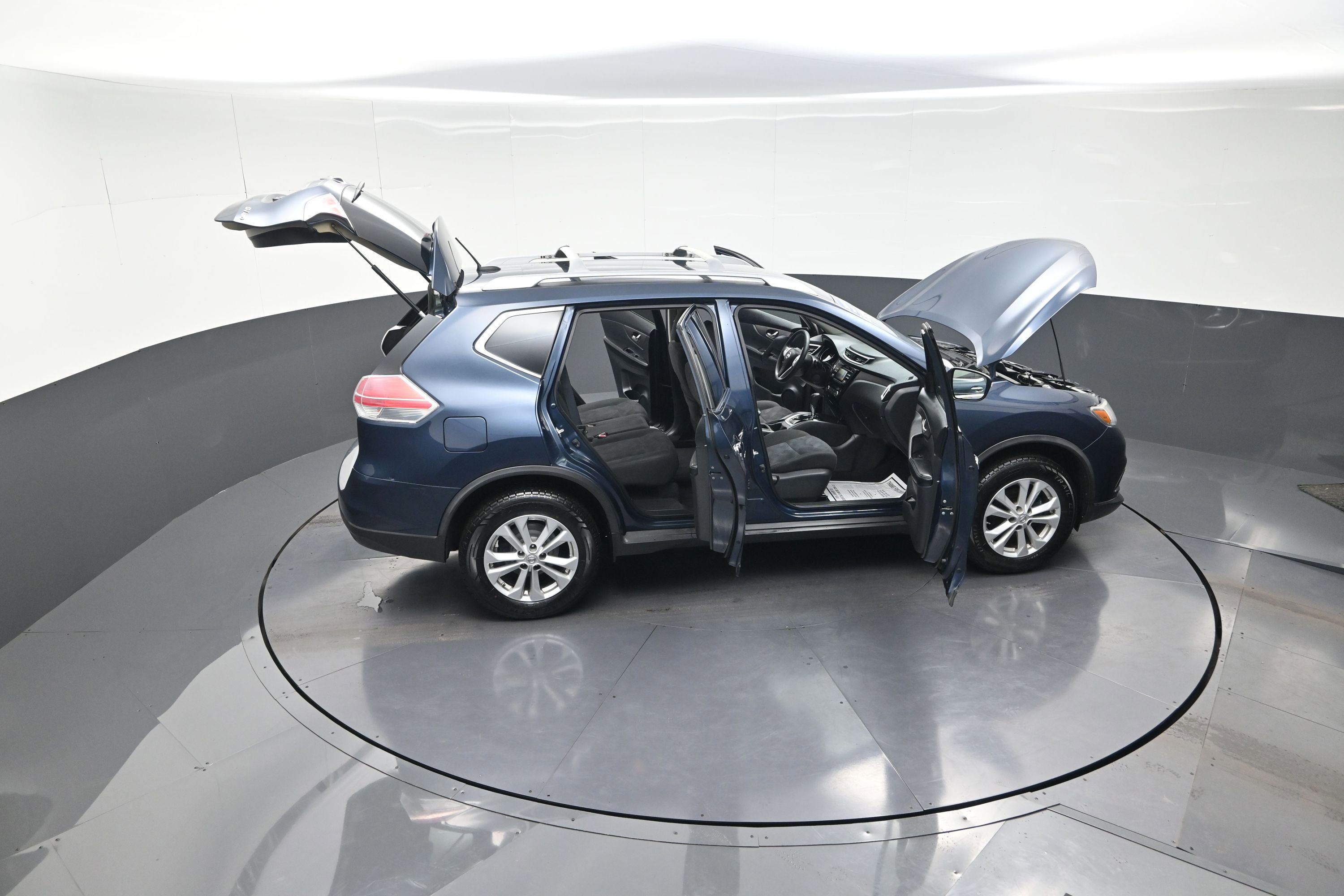 Used 2015 Nissan Rogue SV image 14