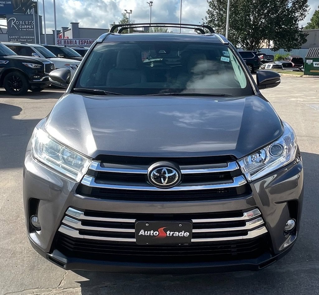 Used 2017 Toyota Highlander XLE FWD image 6