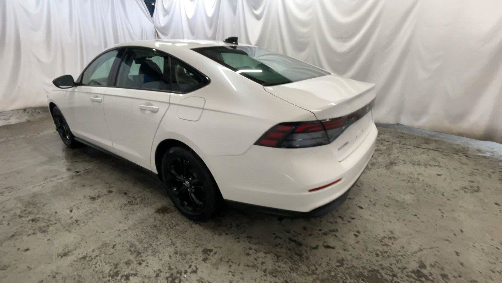 Used 2025 Honda Accord SE image 9
