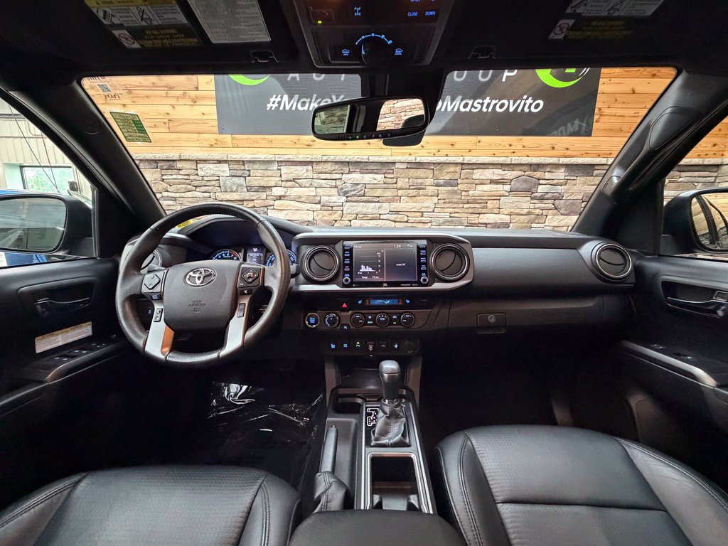 Used 2020 Toyota Tacoma TRD Off-Road w/ TRD Premium Off Road Package AWD/4WD image 32