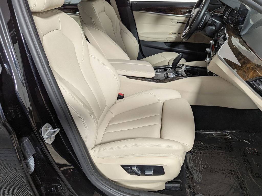 Used 2017 BMW 530i xDrive image 32