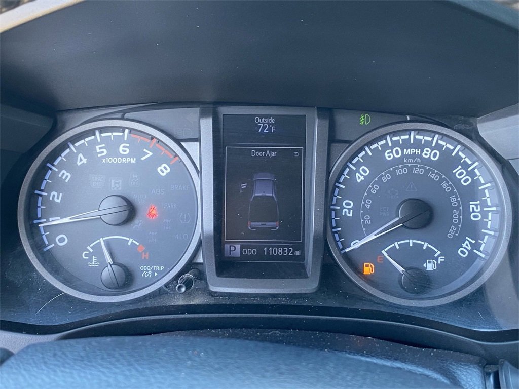 Certified 2017 Toyota Tacoma TRD Off-Road image 33