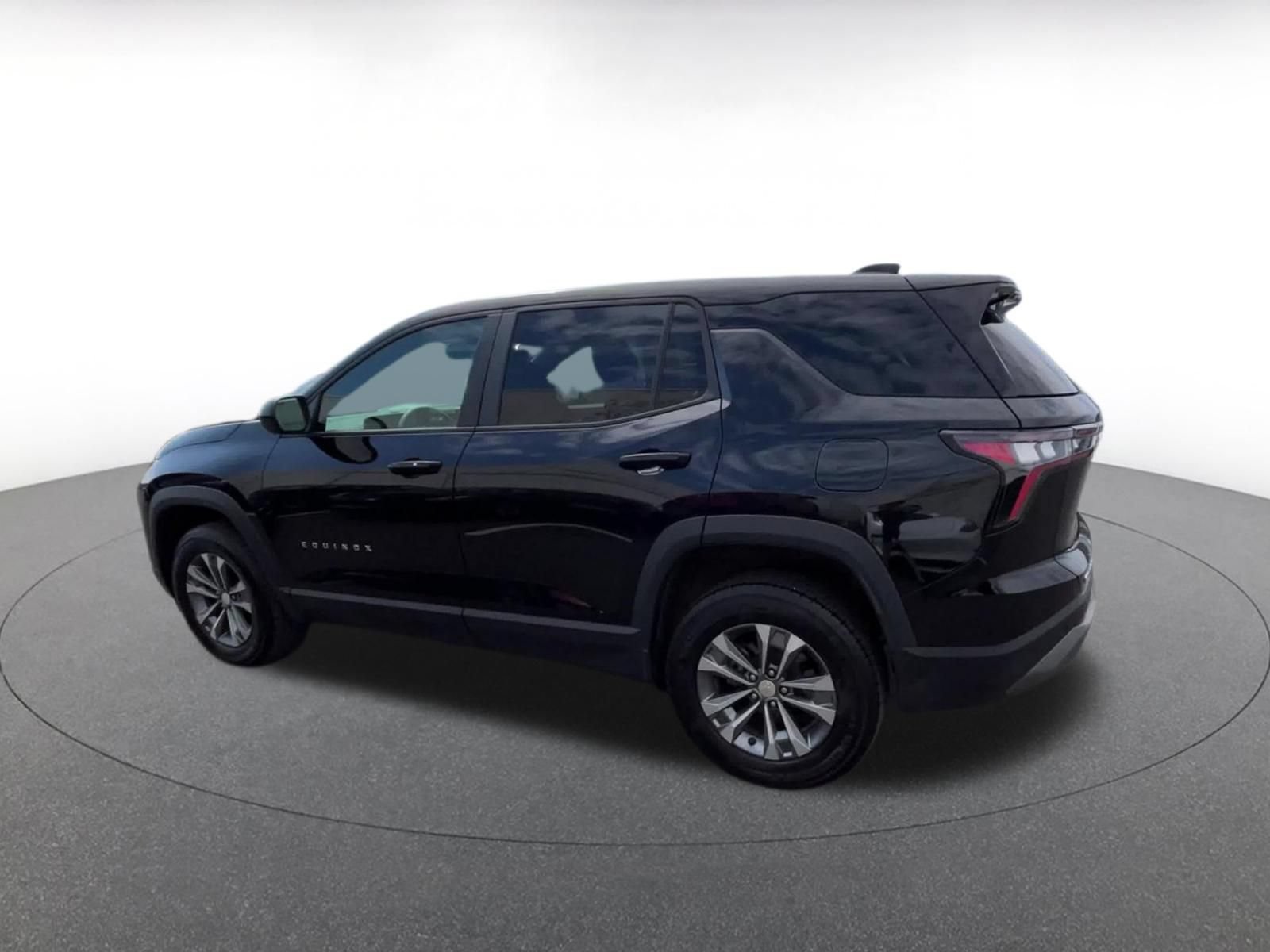 Used 2025 Chevrolet Equinox LT FWD image 10