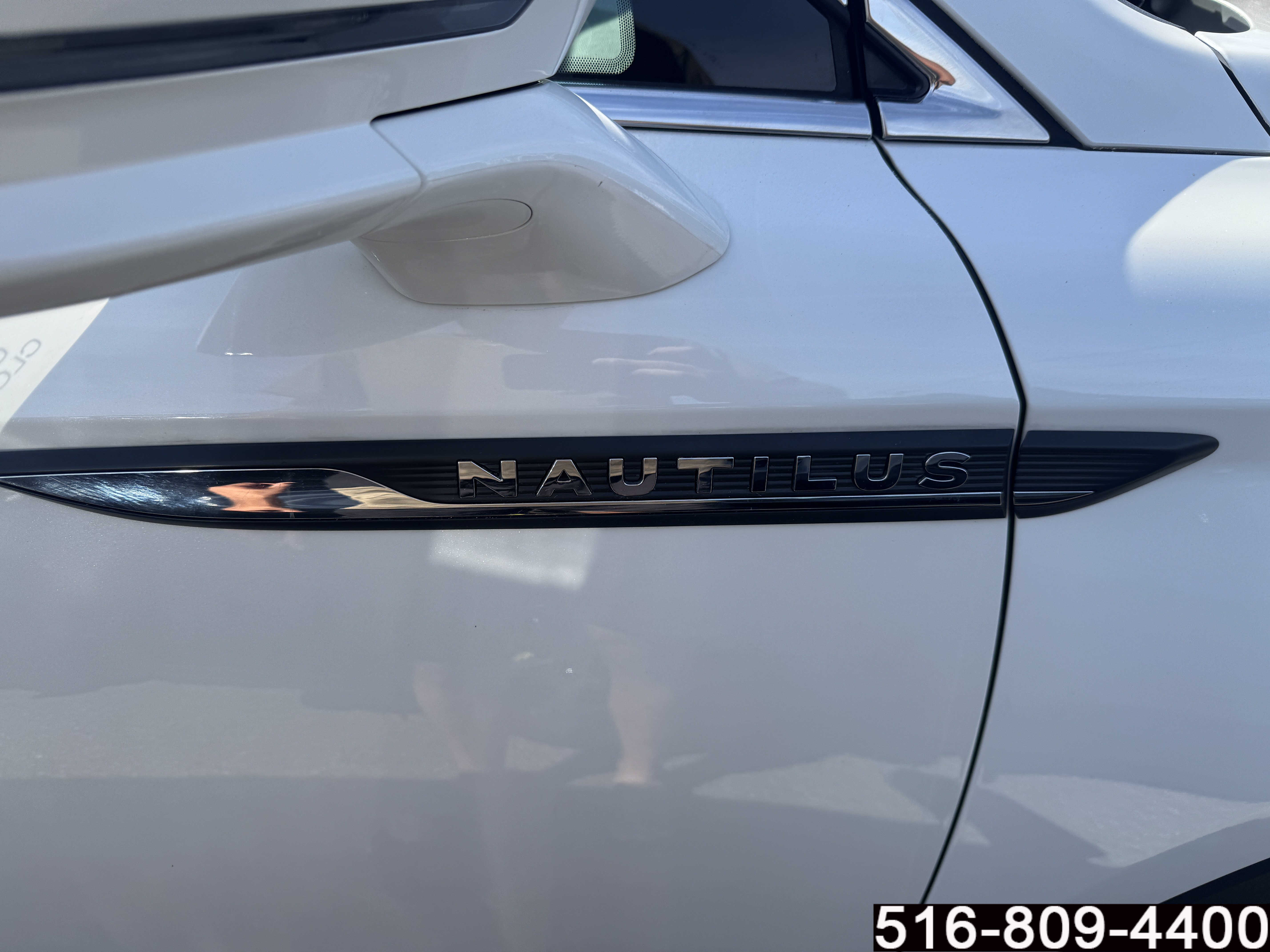 Used 2023 Lincoln Nautilus Reserve AWD/4WD image 4