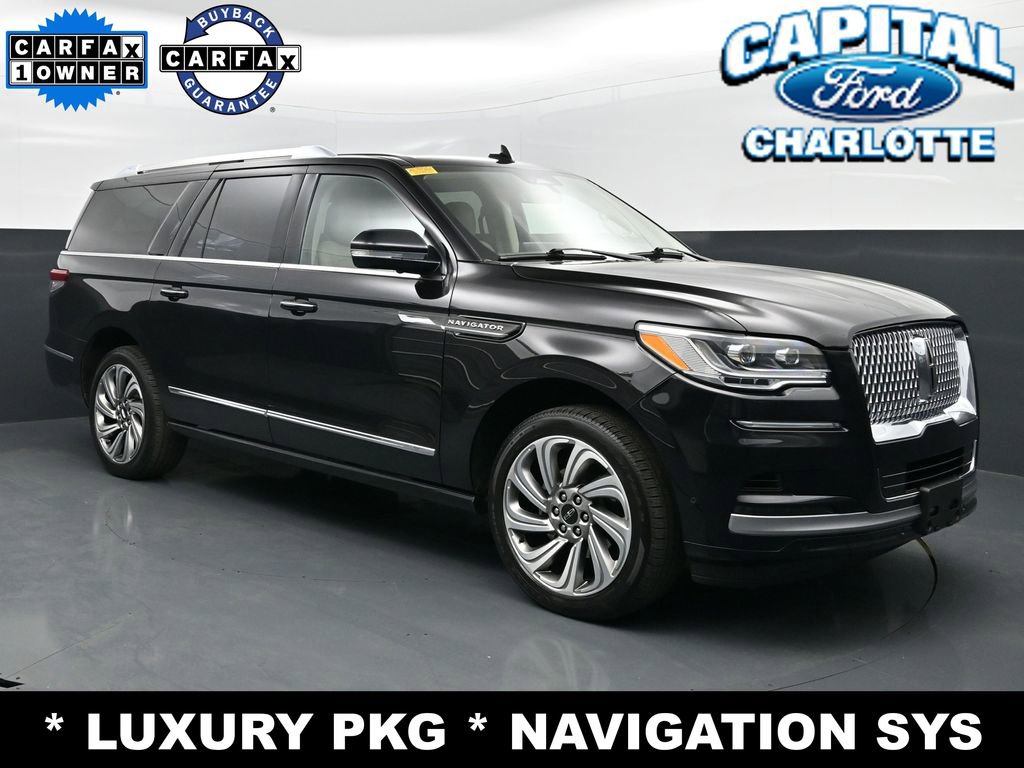 Used 2022 Lincoln Navigator L Reserve image 3