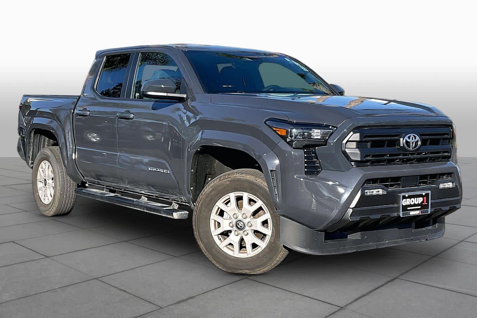 Certified 2025 Toyota Tacoma SR5 AWD/4WD image 2