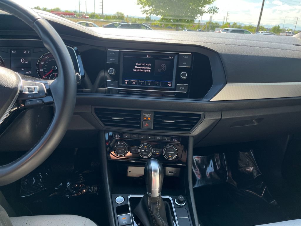 Used 2019 Volkswagen Jetta R-Line FWD image 17