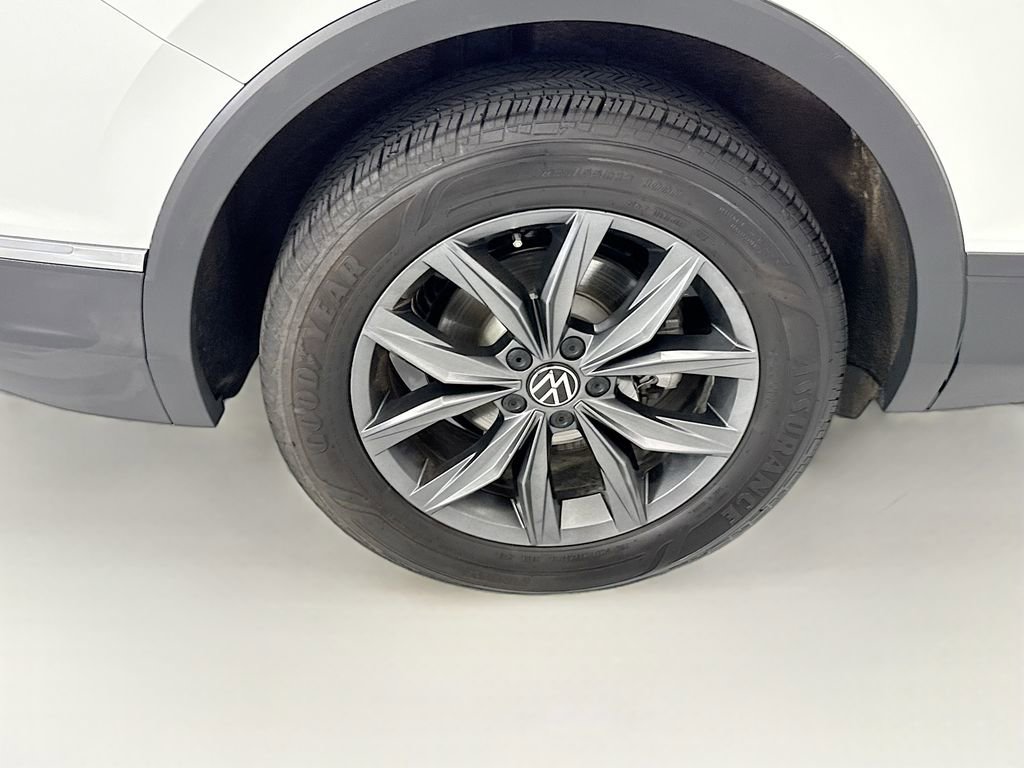 Used 2023 Volkswagen Tiguan SE FWD image 31