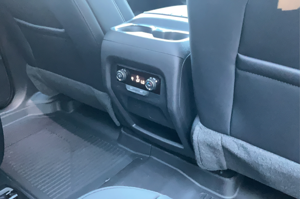 New 2027 Chevrolet Traverse LT w/ LPO, Floor Liner Package FWD image 20