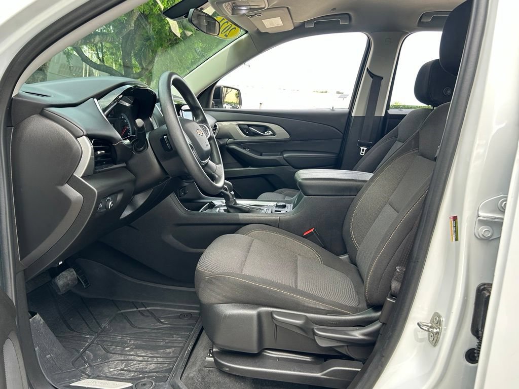 Used 2021 Chevrolet Traverse LS FWD image 16