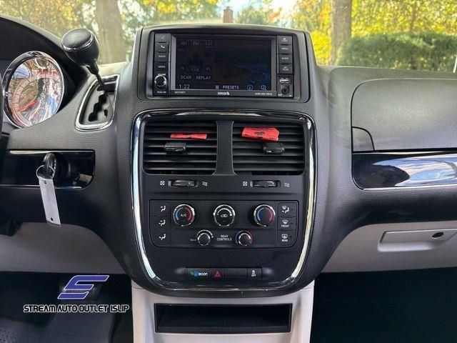 Used 2019 Dodge Grand Caravan SXT image 27