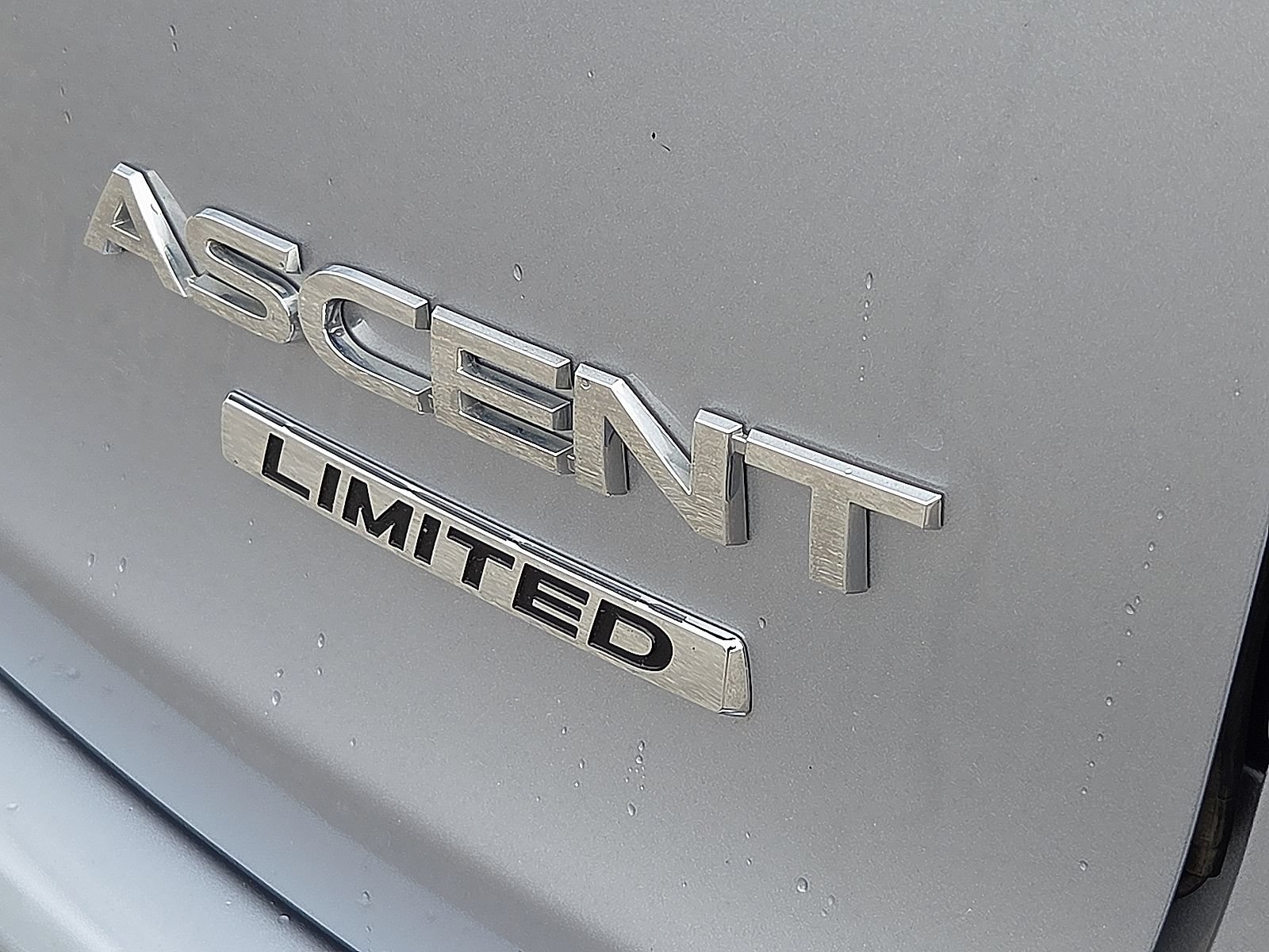 Used 2023 Subaru Ascent Limited w/ Technology Package AWD/4WD image 8