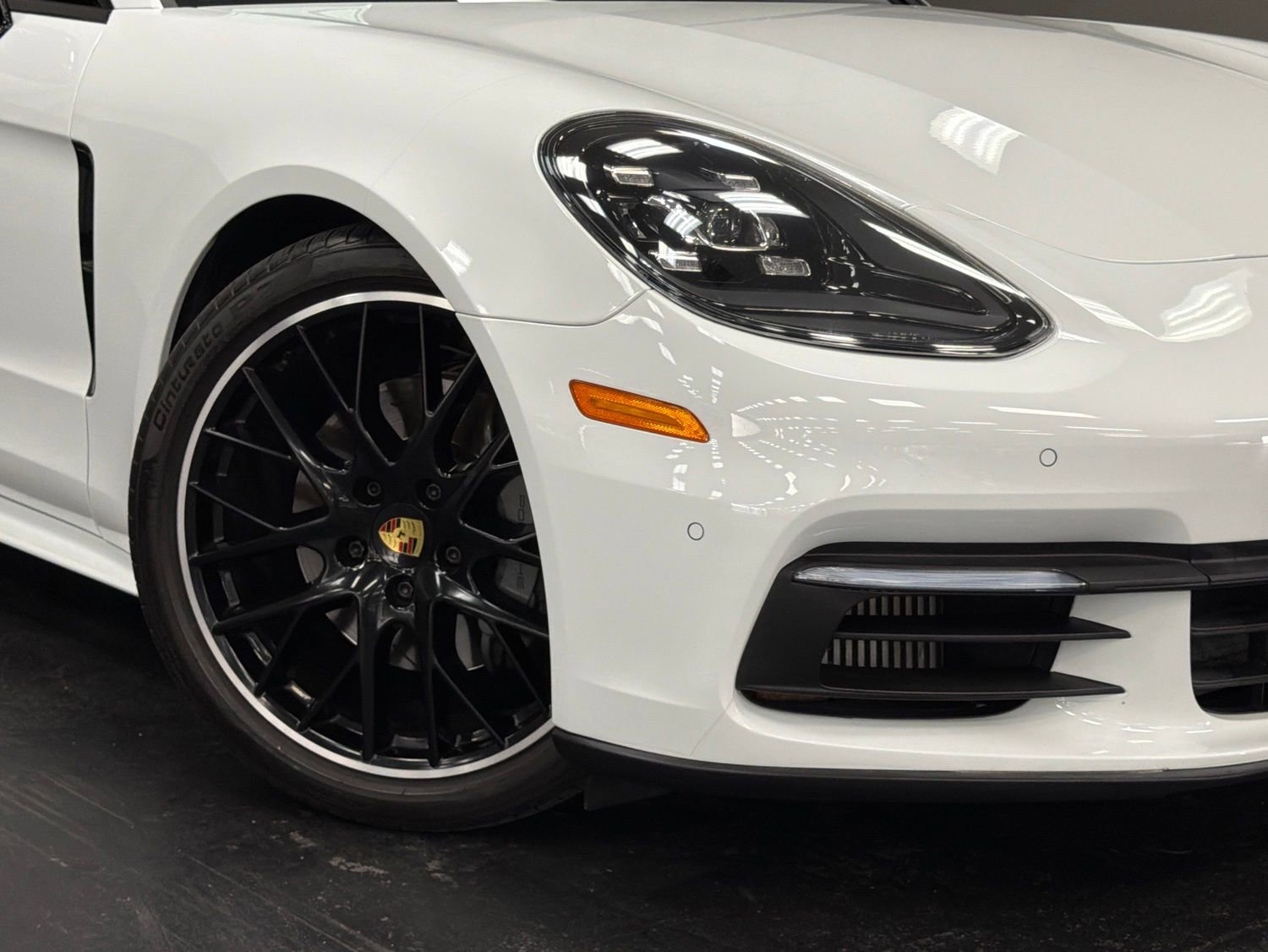 Used 2018 Porsche Panamera 4S AWD/4WD image 4