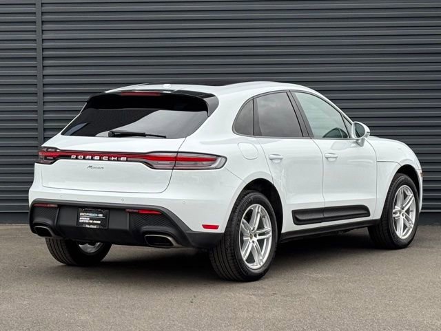 Certified 2025 Porsche Macan image 7