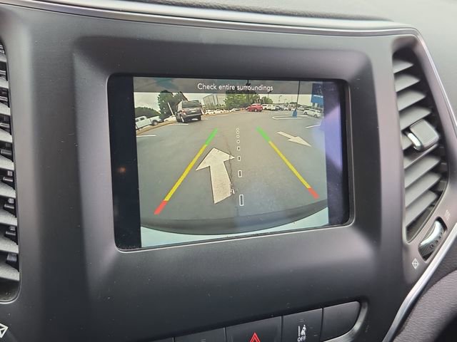 Used 2021 Jeep Cherokee Latitude Plus FWD image 22