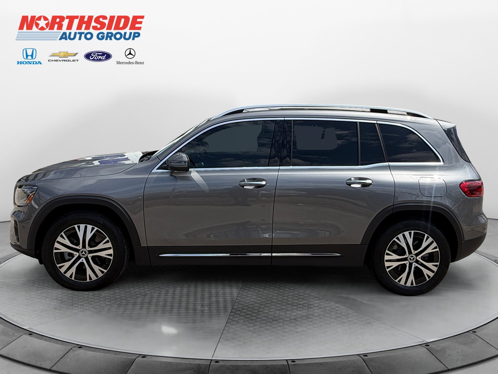 Used 2026 Mercedes-Benz GLB 250 image 4