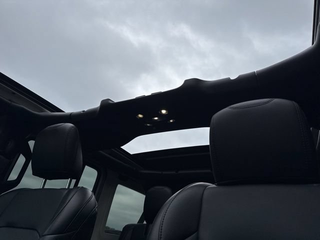 Used 2023 Jeep Wrangler Unlimited Sahara AWD/4WD image 14